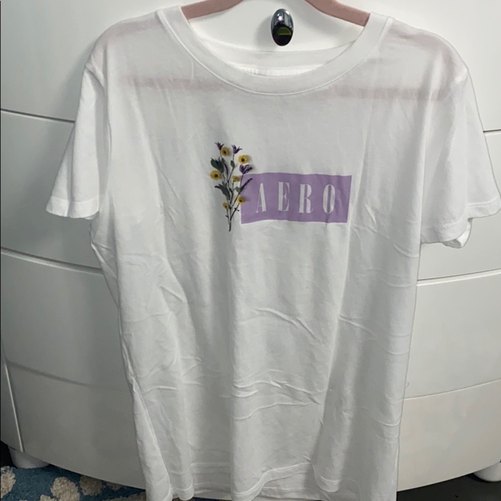white short sleeve shirt